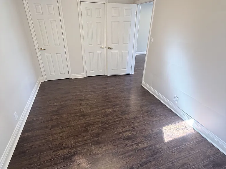 287 Lakeshore Rd E #1 — Photo 9