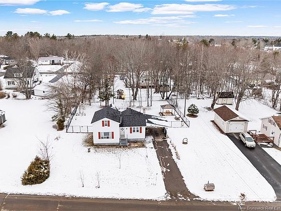 3rd image of 38 Chestnut St