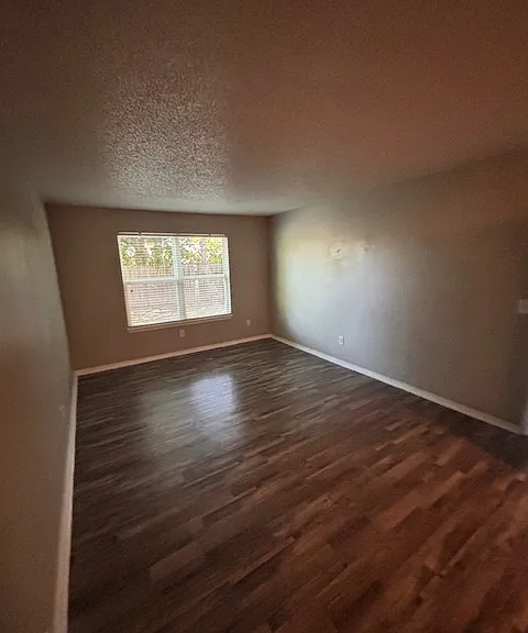 Willow Park Apartments — Photo 24