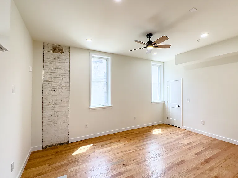 101 E Trenton St #2 — Photo 4