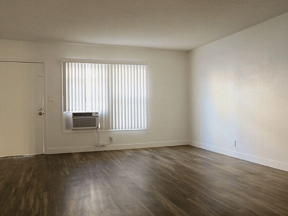 4th image of 4839-51 Coldwater Canyon Ave #4845-04