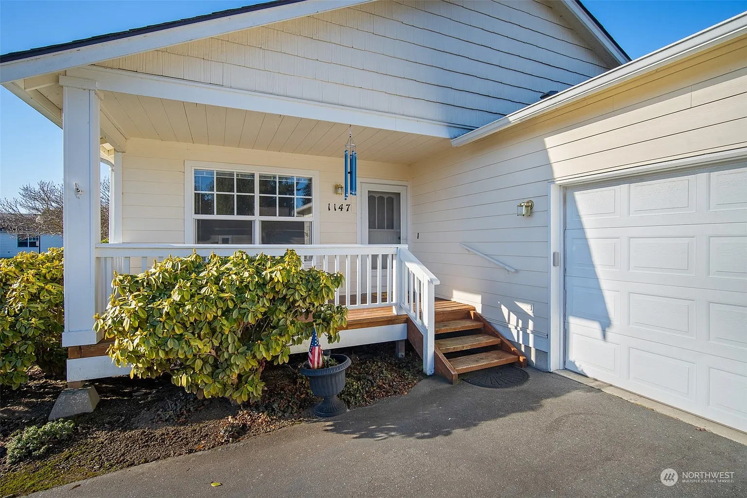 1147 Sinclair Way photo 1