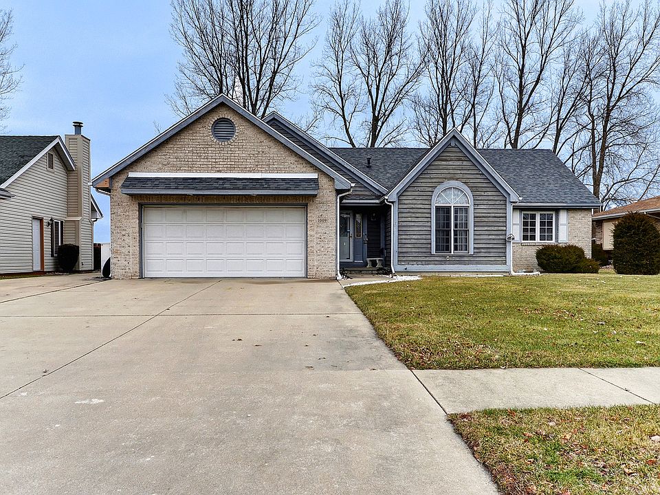 1st image of 1009 W Longfellow Dr