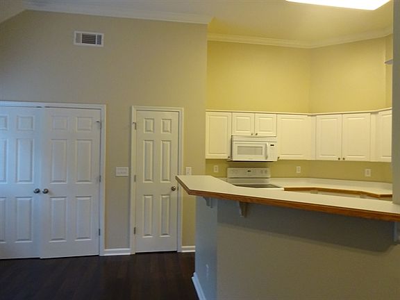5th image of 3175 Willow Park Dr