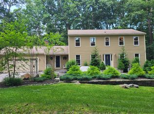 2 Brownstone Ln, Cape Elizabeth, ME 04107