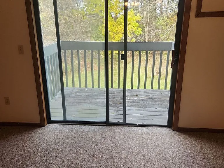 410 Thornwild Dr — Photo 15