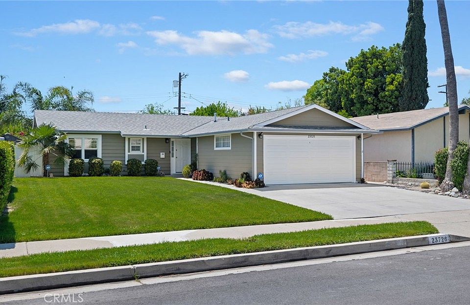 1st image of 23726 Kittridge St