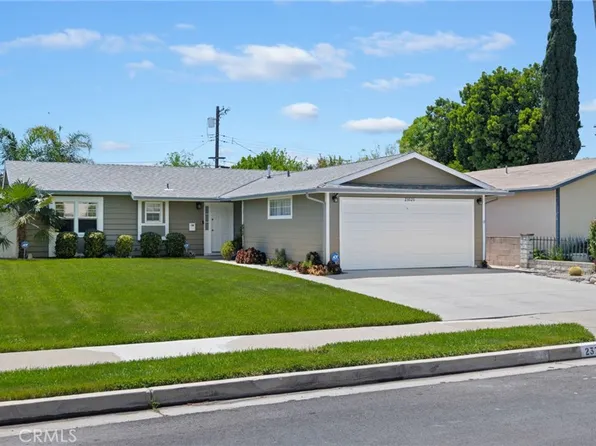23726 Kittridge St, West Hills, CA 91307