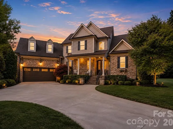 310 Sundown Rd, Mooresville, NC 28117