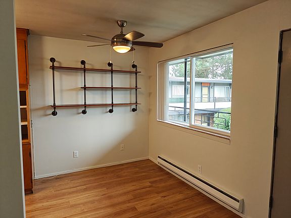 4th image of 11521 26th Ave NE APT 11
