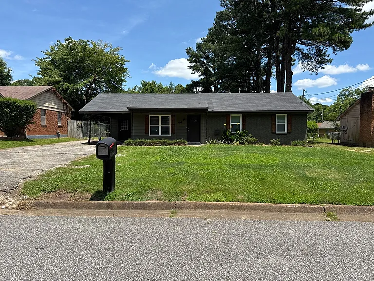 66 Briarcliff Dr — Photo 1