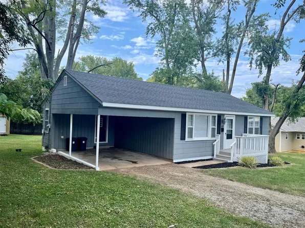103 Maple St, Farmington, MO 63640