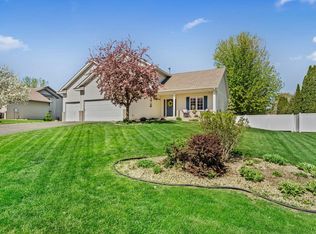 17681 Fortune Trl, Lakeville, MN 55044