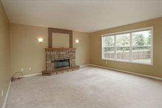 4th image of 412 Parkland Ter