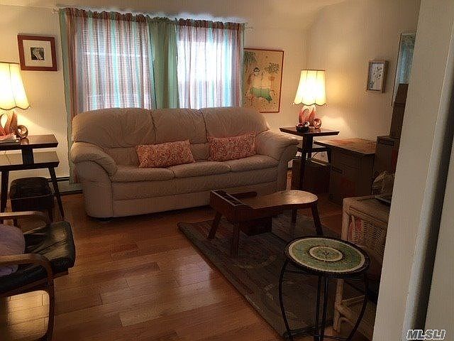 2nd image of 457 Main St APT D