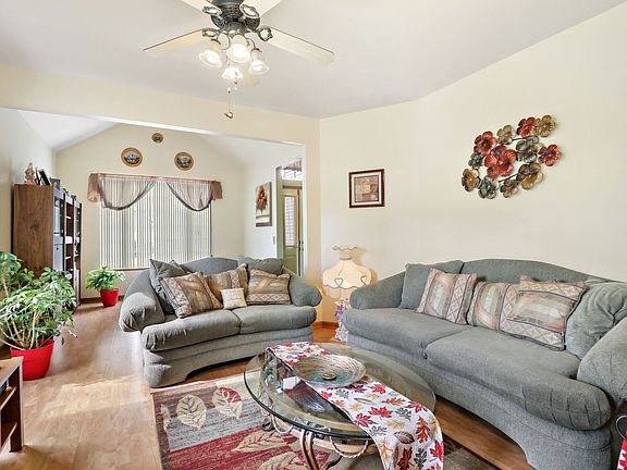 3rd image of 1046 Cottonwood Ct