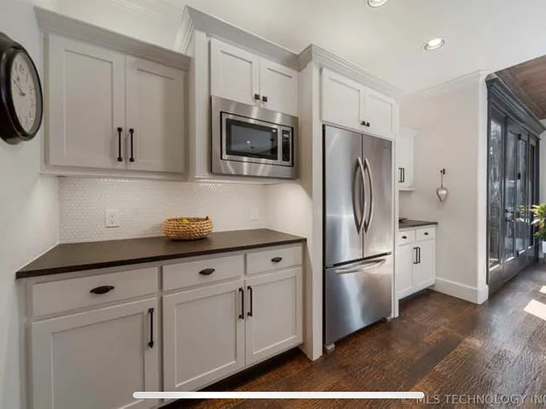 1436 E 35th Pl — Photo 9