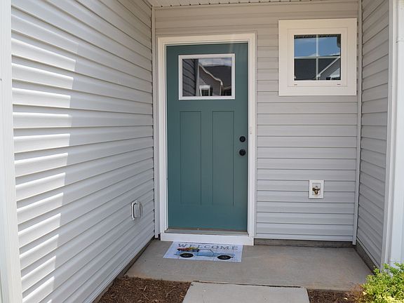 4th image of 1529 39th Avenue Loop NE #5