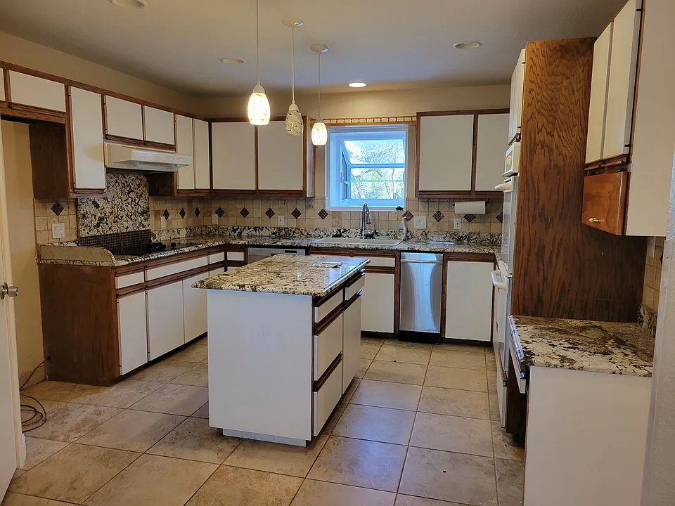19 Tall Oaks Trl