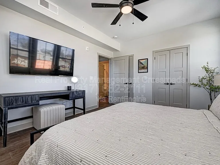 1302 N Main St #209 — Photo 17