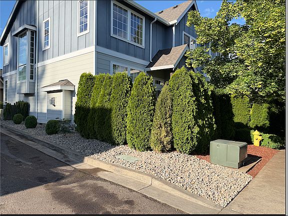 2nd image of 4463 SE Sycamore St