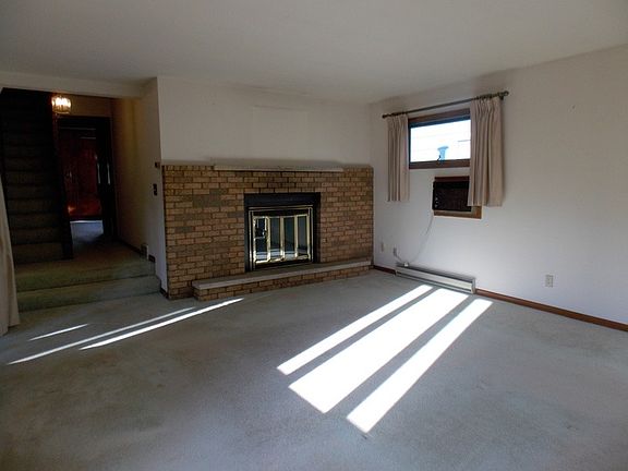 5th image of 725 Ross Ave