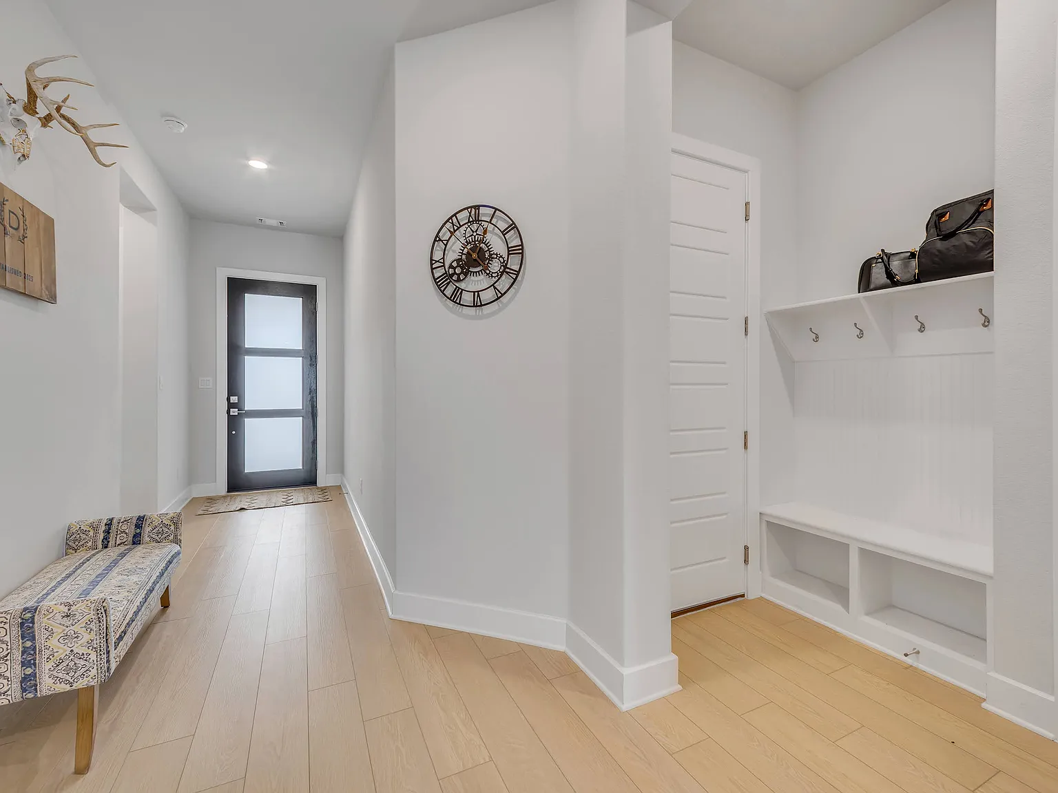 3 bed, 2266 sqft, $3,600 — Photo 4