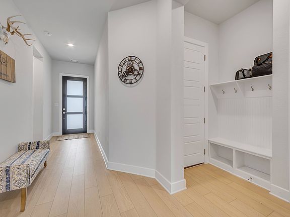 4th image of 8517 Grenadier Dr