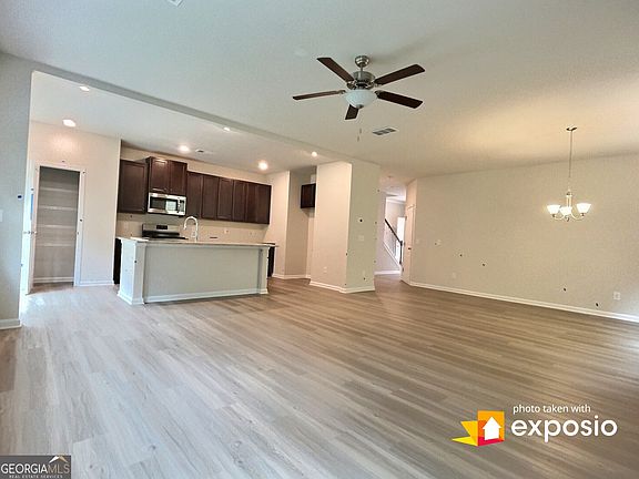 5th image of 187 Aimes Dr