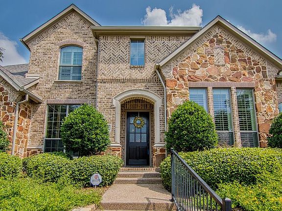 3rd image of 2621 Camille Dr