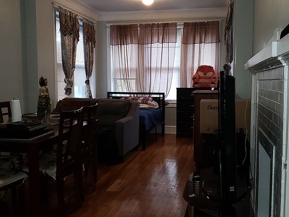 3rd image of 4857 N Saint Louis Ave #2