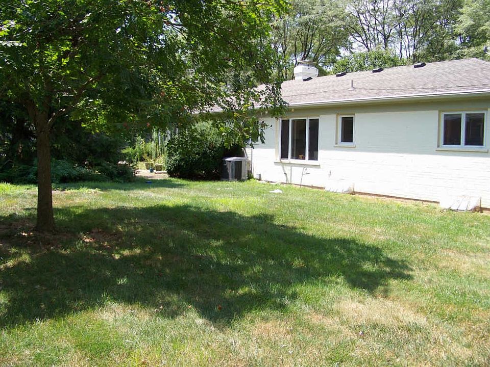 2nd image of 152 Wrenwood Ln