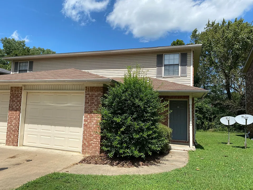 411 Valley Dr