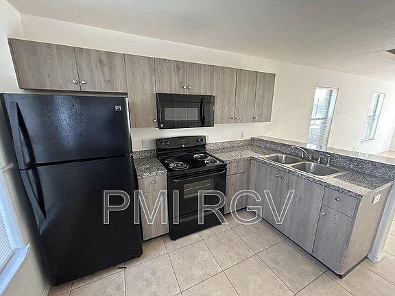 5th image of 2913 Linda Vista St APT D