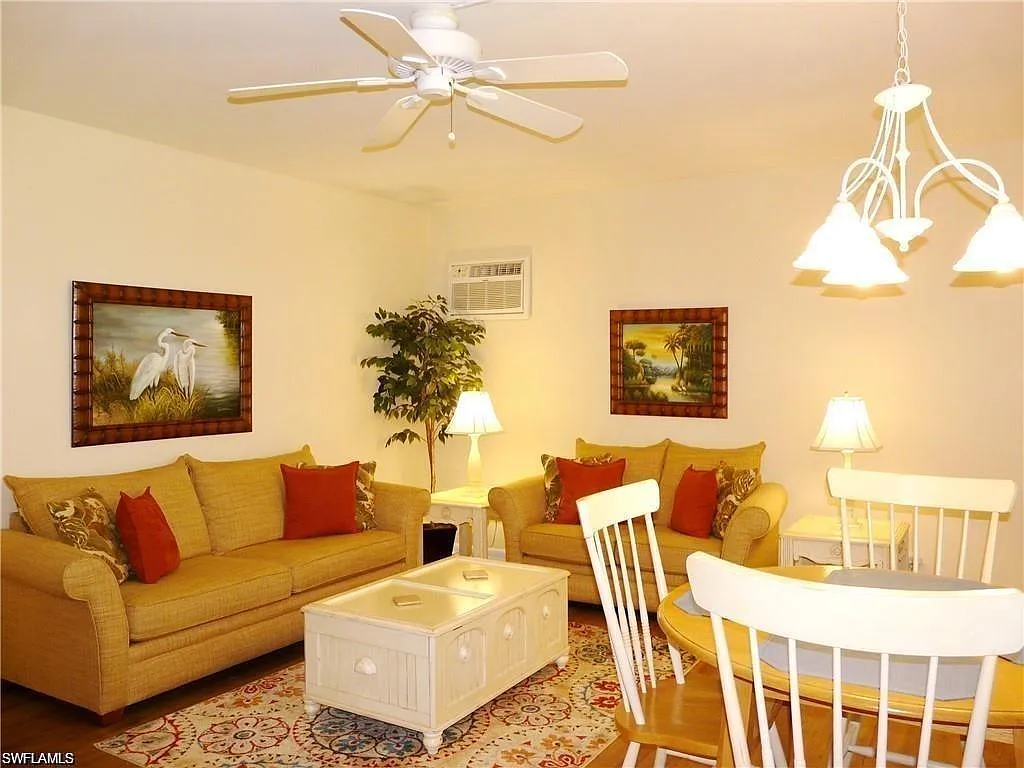 2 bed, 1.0 bath, 704 sqft, $2,100 — Photo 4