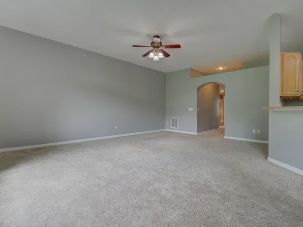 558 Rivers Breeze Dr, Ludlow, KY 41016