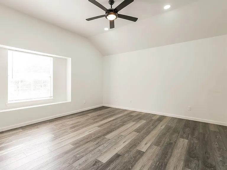 4604 Summit Hill Dr — Photo 9