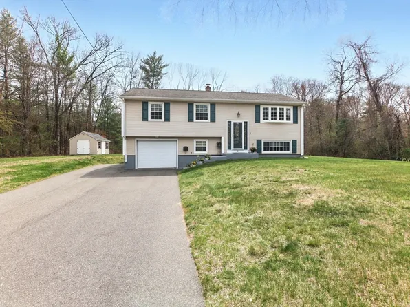 58 Oak Knoll Dr, Hampden, MA 01036