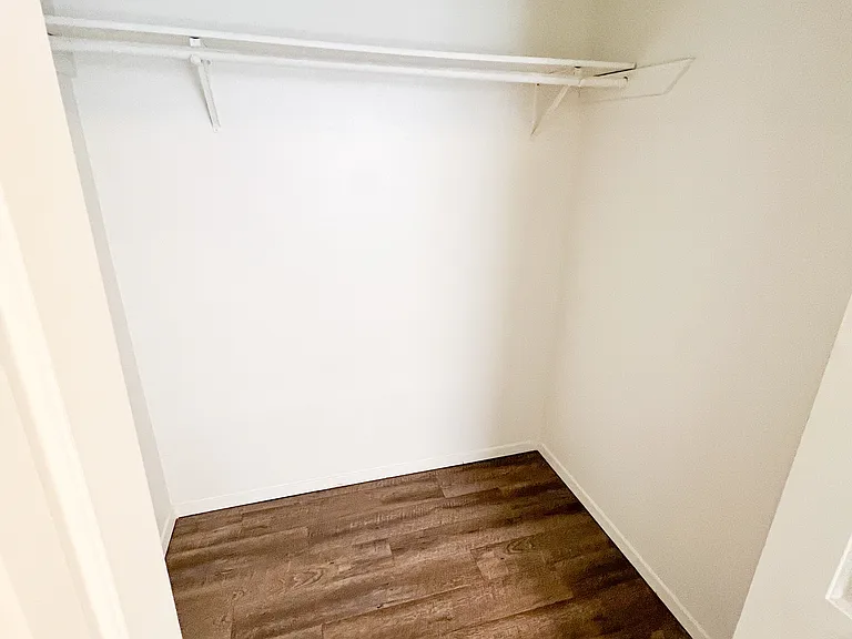 902 Scurry St #F — Photo 13
