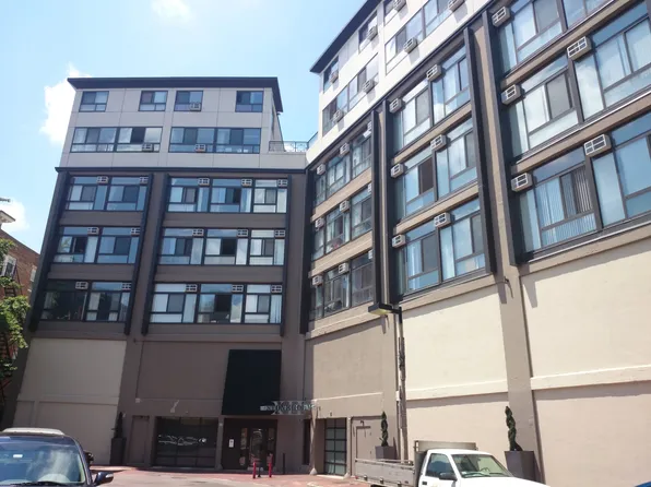 12 Stoneholm St APT 504, Boston, MA 02115