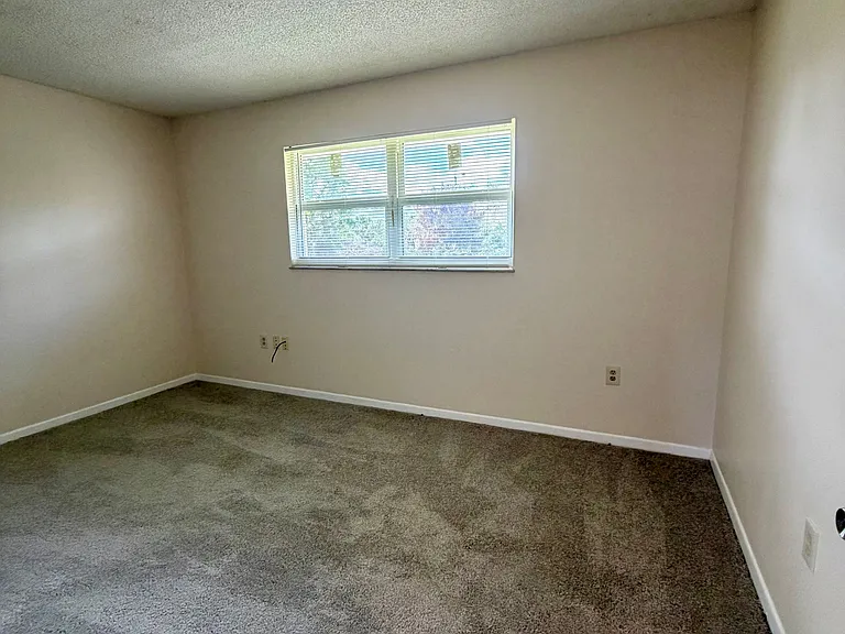 664 SW 35th St #3 — Photo 10