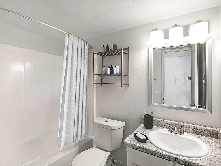 Icon Apartments — Photo 6