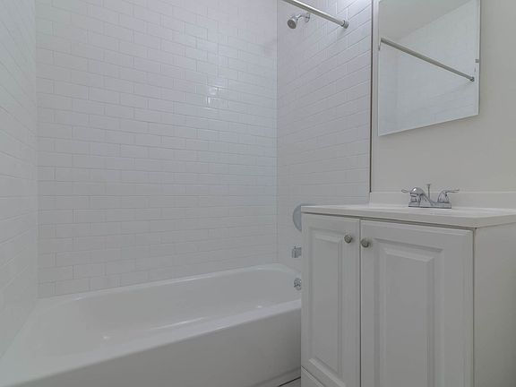 5th image of 948 S Mansfield Ave #950B