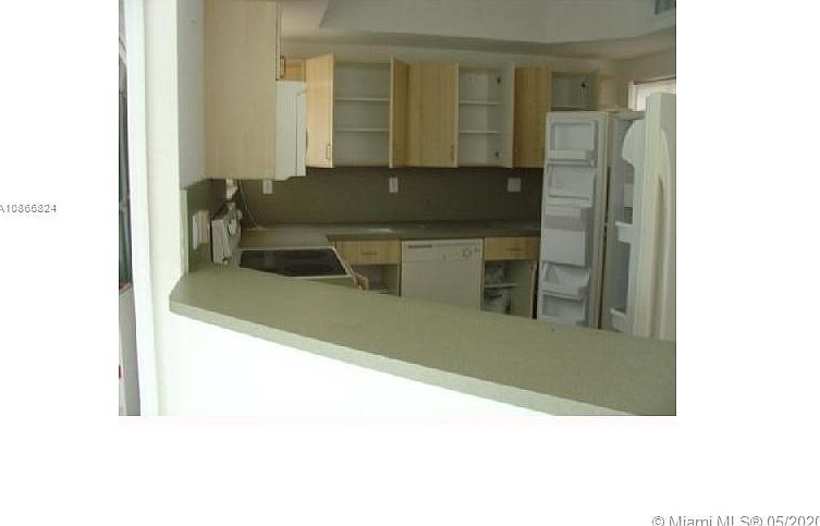 2nd image of 933 SW 6th Ct #933