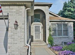 1946 Lear Dr, Northwood, OH 43619