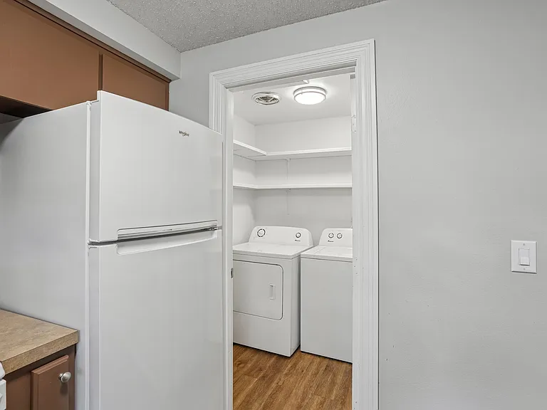 Linden Lane Apartments — Photo 17