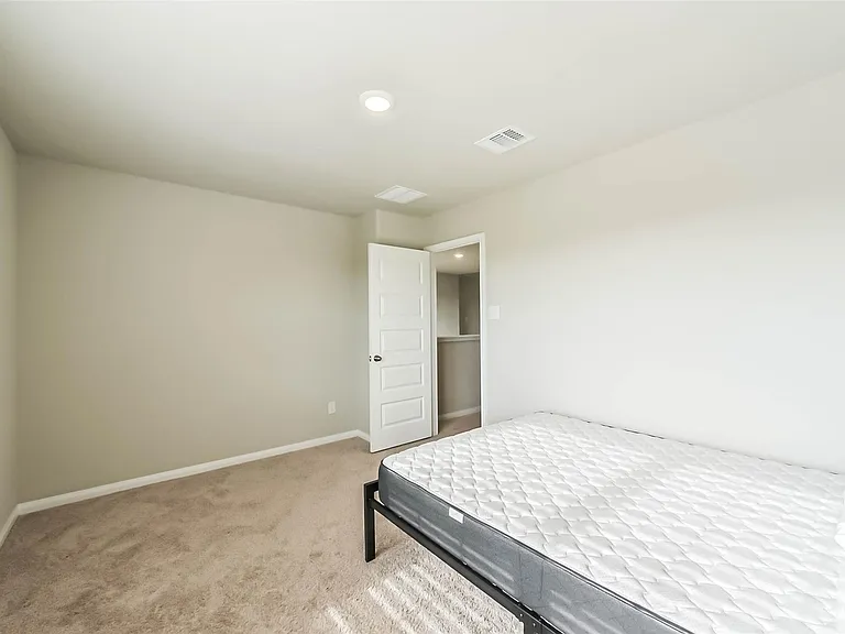 4907 Luke Mathew Dr — Photo 30