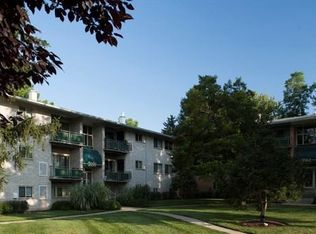 3963 Persimmon Dr APT 202, Fairfax, VA 22031