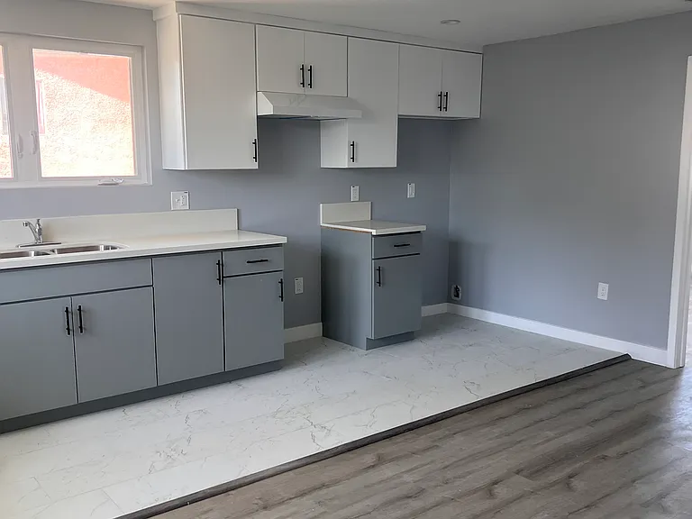 1124 E 45th St — Photo 14
