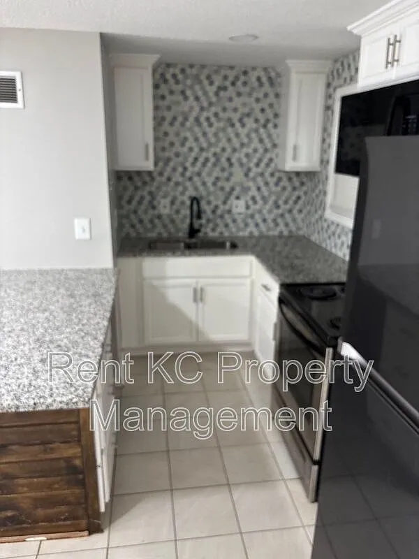 2 bed, 1.0 bath, 832 sqft, $1,250 — Photo 1